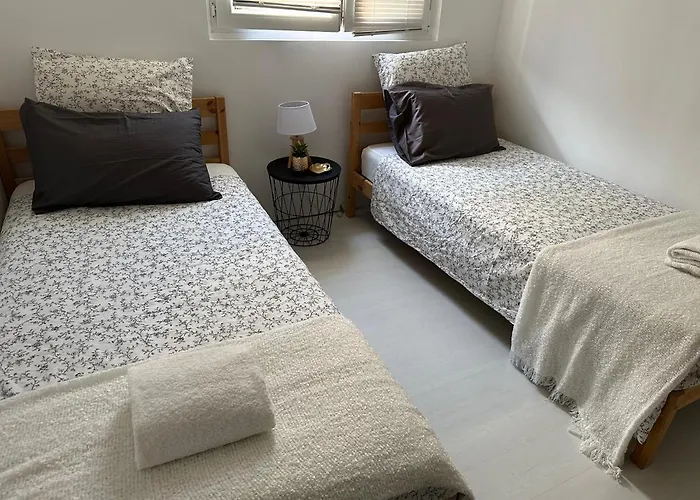Location De Chambre Privee Dans Residence Securisee Privee,Parking Gratuit , 1 Minute Du Tramway, A 9 Minute Du Centre Ville, Accessible A Plusieurs Transports