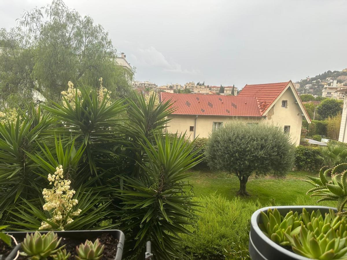 Location De Privee Dans Securisee Privee,parking Gratuit , 1 Minute Du Tramway, A 9 Minute Du Centre Ville, Accessible A Plusieurs Transports Privatunterkunft