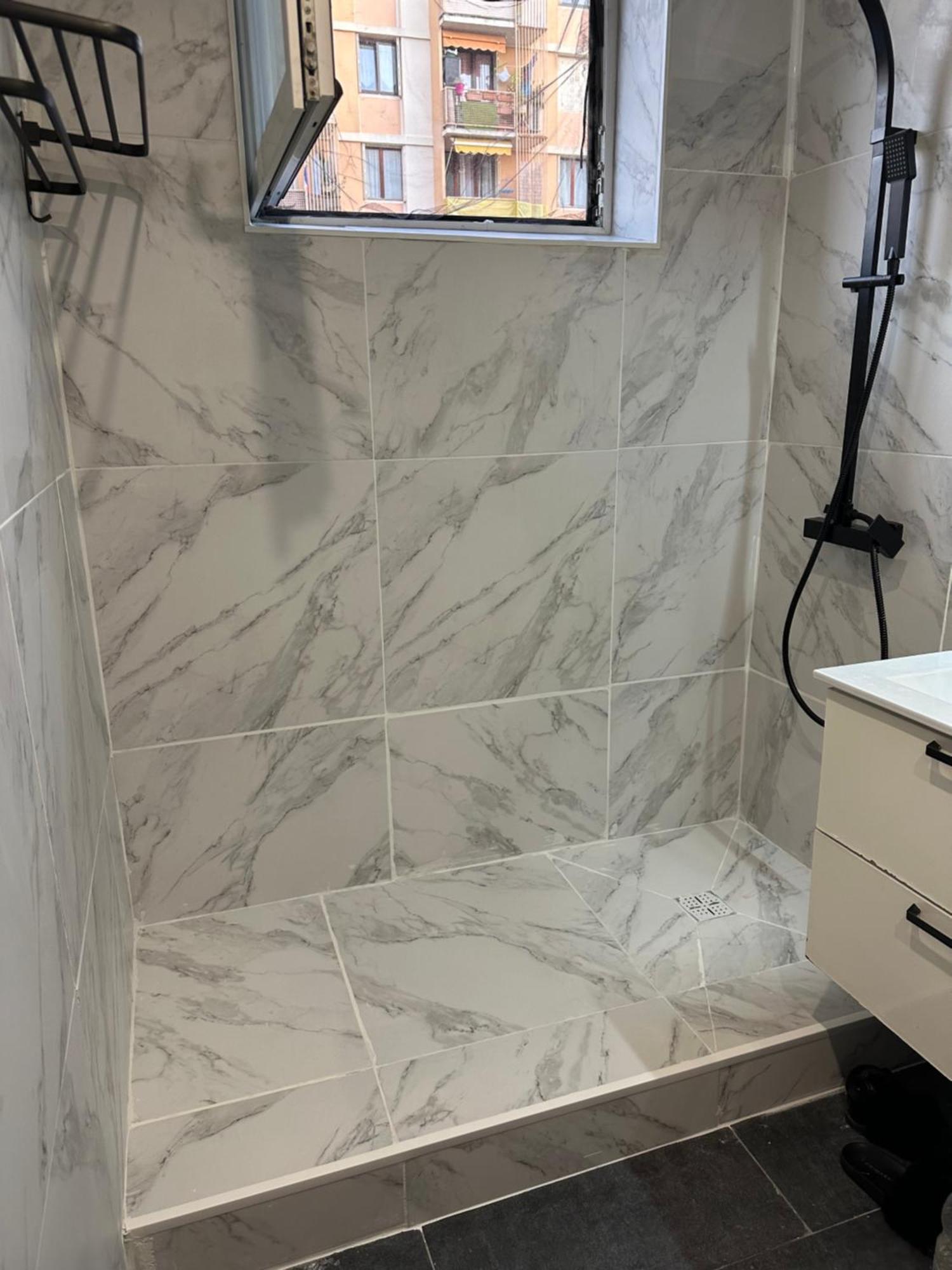 Privatunterkunft Location De Privee Dans Securisee Privee,parking Gratuit , 1 Minute Du Tramway, A 9 Minute Du Centre Ville, Accessible A Plusieurs Transports