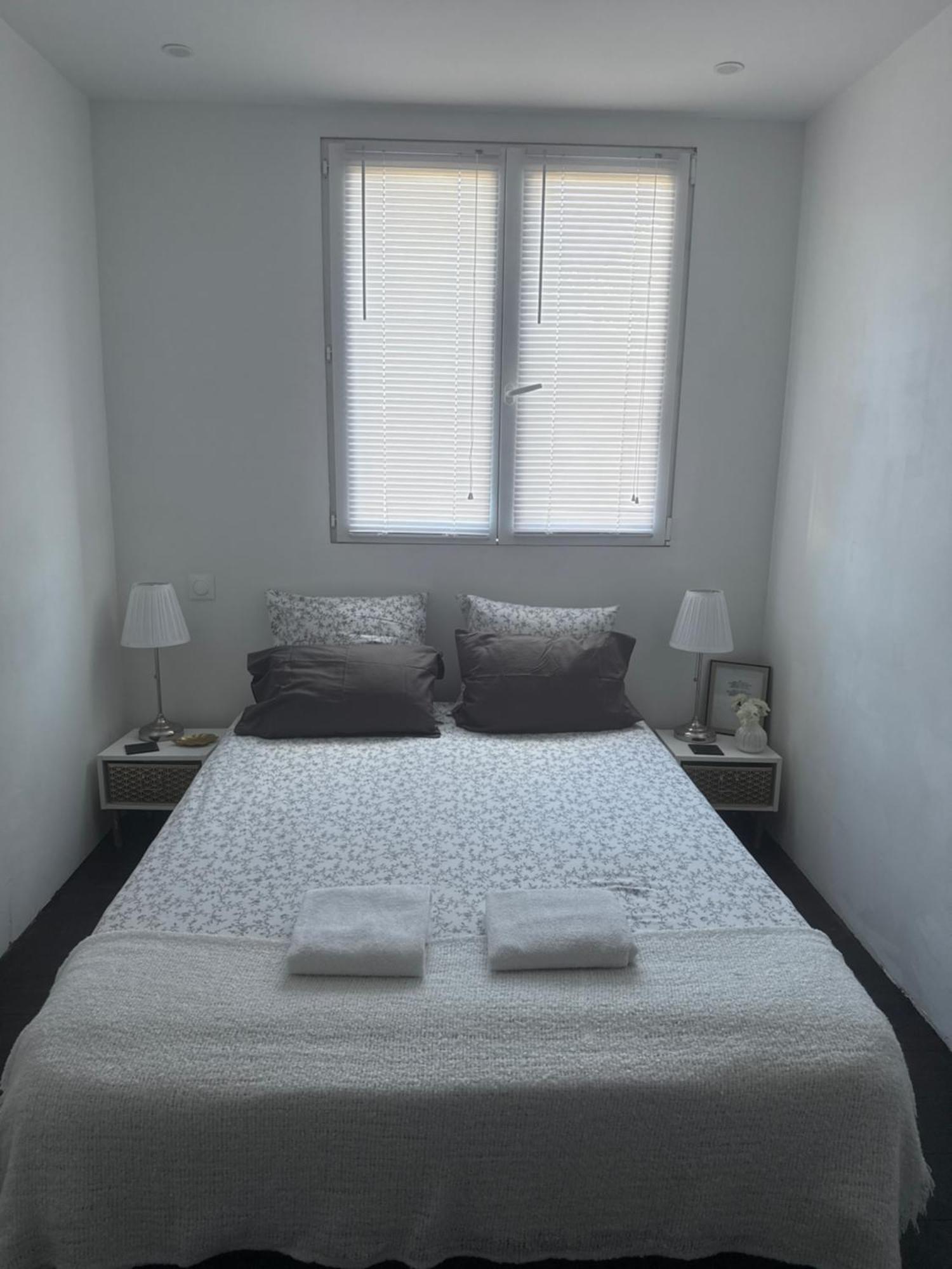 Location De Privee Dans Securisee Privee,parking Gratuit , 1 Minute Du Tramway, A 9 Minute Du Centre Ville, Accessible A Plusieurs Transports Privatunterkunft