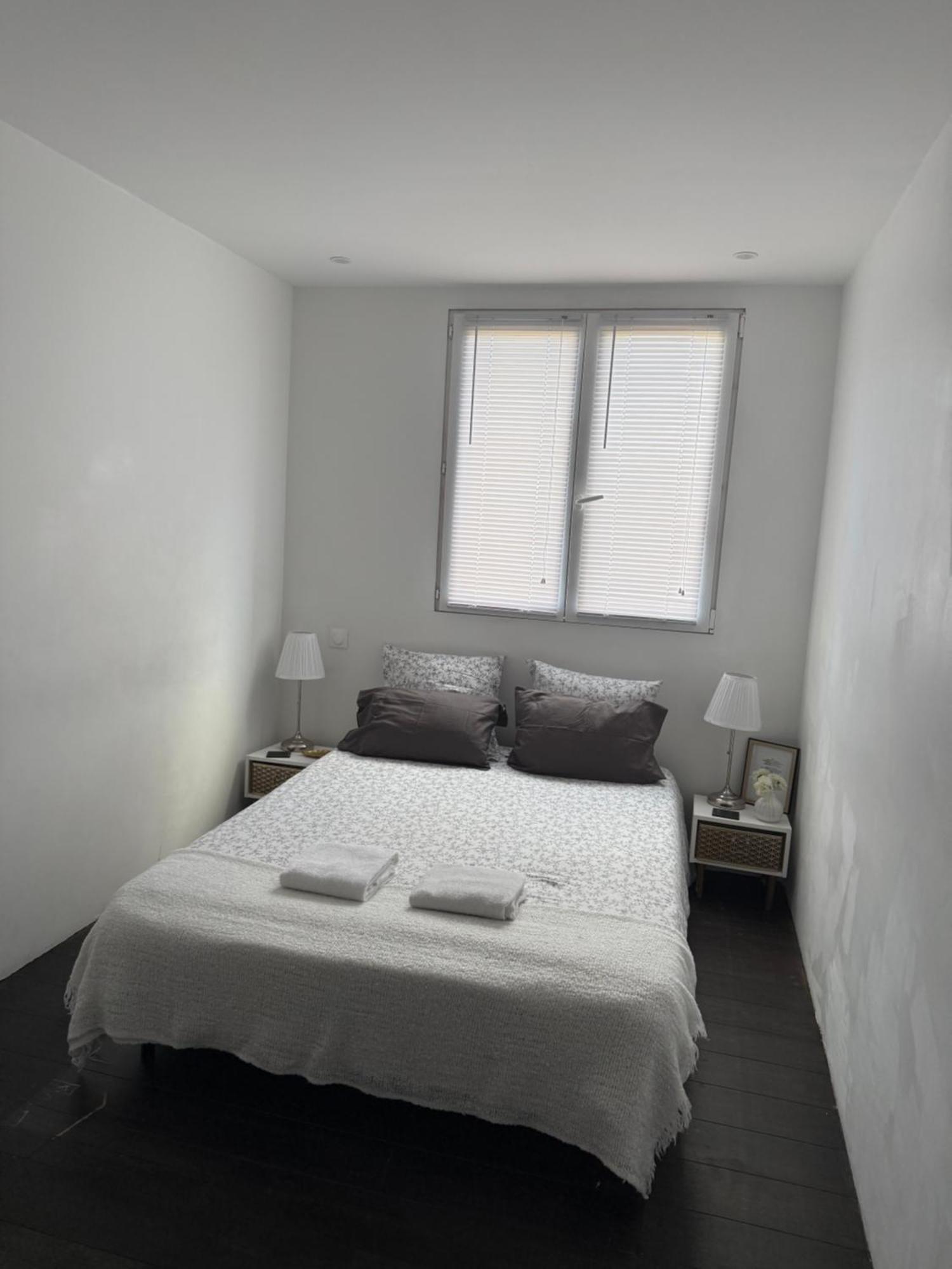 Habitación en casa particular Location De Privee Dans Securisee Privee,parking Gratuit , 1 Minute Du Tramway, A 9 Minute Du Centre Ville, Accessible A Plusieurs Transports
