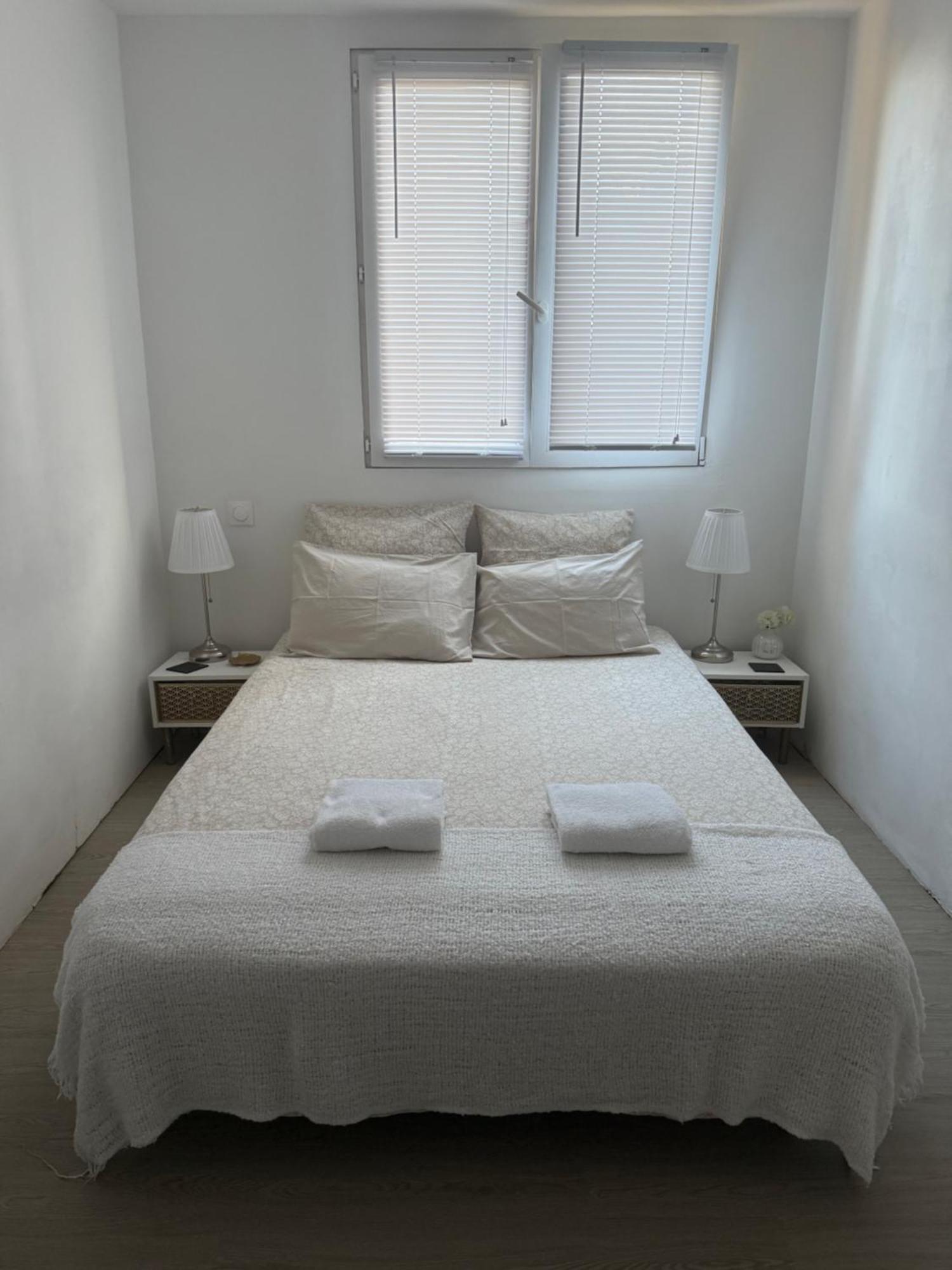 Location De Privee Dans Securisee Privee,parking Gratuit , 1 Minute Du Tramway, A 9 Minute Du Centre Ville, Accessible A Plusieurs Transports Nizza