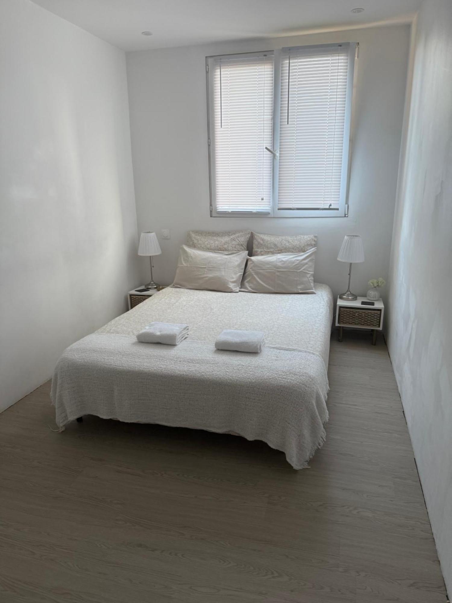 Location De Privee Dans Securisee Privee,parking Gratuit , 1 Minute Du Tramway, A 9 Minute Du Centre Ville, Accessible A Plusieurs Transports Privatunterkunft